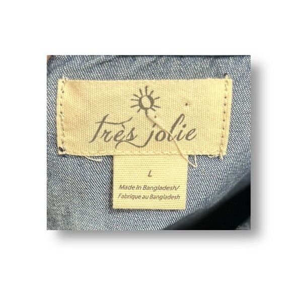Tres Jolie L Blue Chambray Denim Look Ruffle Sleeve Blouse Boho Feminine Top NWT - Picture 4 of 8